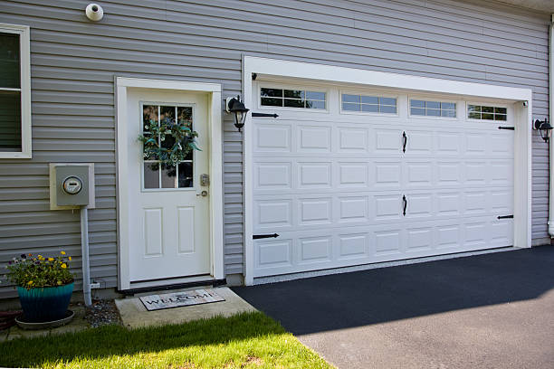 24/7 Emergency Garage Door Panel Replacement experts in Little Falls, MN